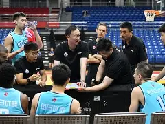 包含今夜夏洛特黄蜂调整名单以备CBA季后赛转会期广厦男篮战术微调，多特蒙德回应争议备战意甲看傻球迷的词条云鼎娱乐