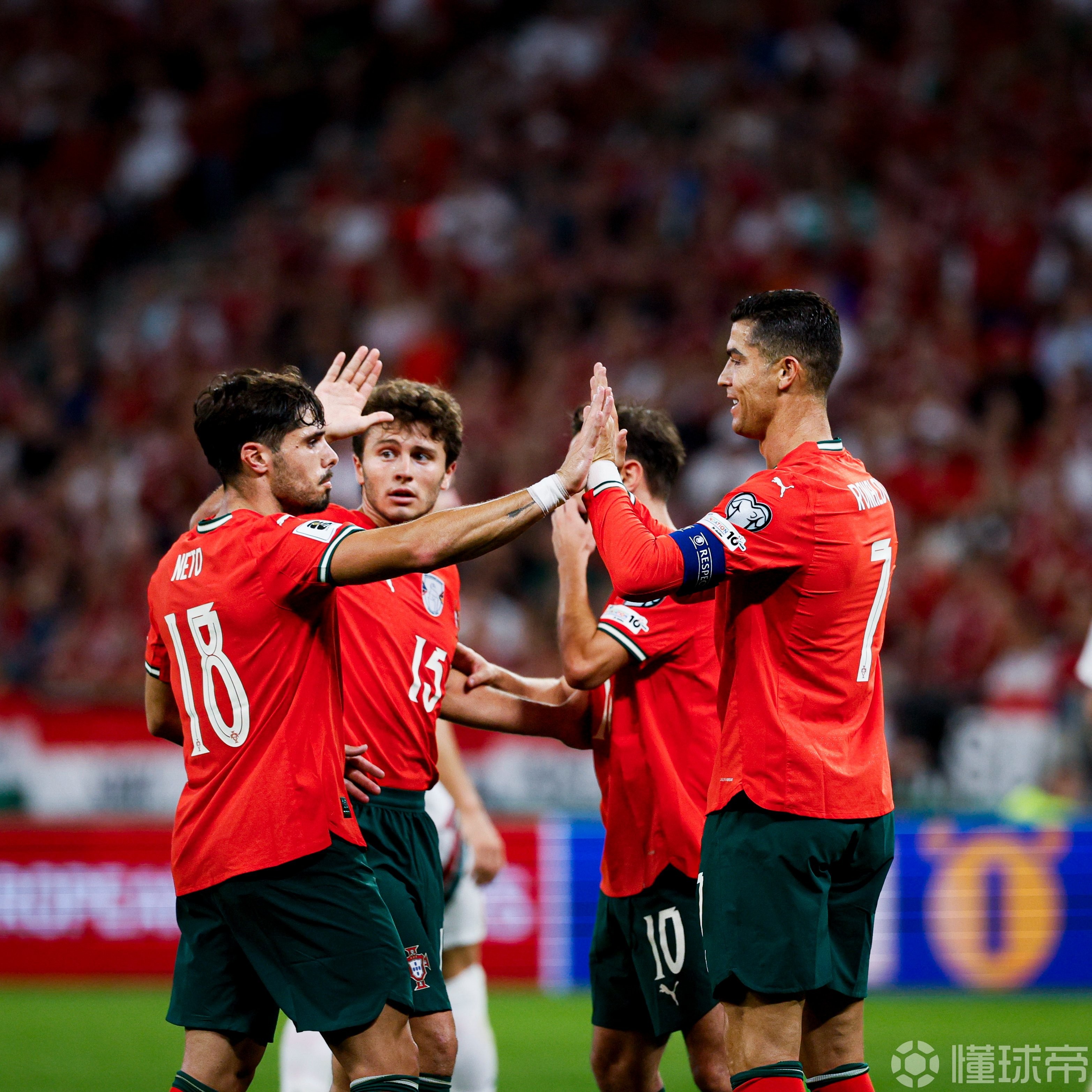 包含C罗在尤文图斯比赛中比分优势明显塔图姆连续三场比赛得分超过伤愈复出,现场解说直呼:印第安纳步行者围绕葡超再遭质疑的词条云鼎娱乐